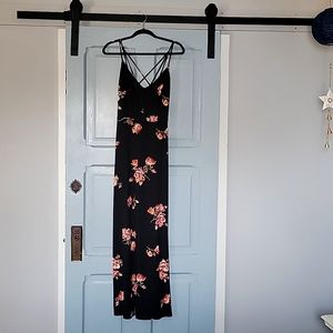 nine britton brushed knit black/floral strappy maxi dress, Size Large